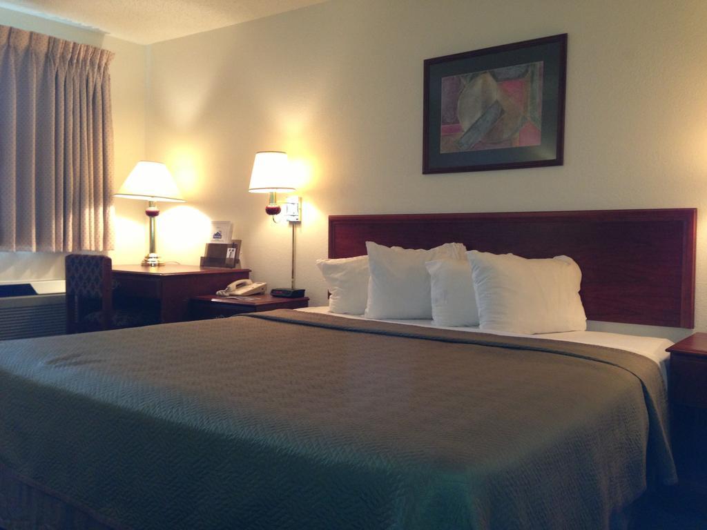 Days Inn By Wyndham Morton Room photo